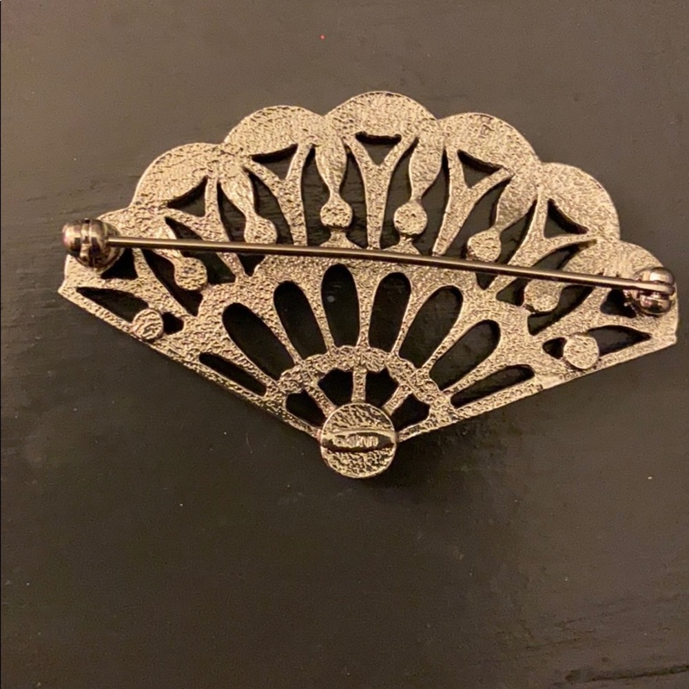 Avon Pin - Picture 2 of 3